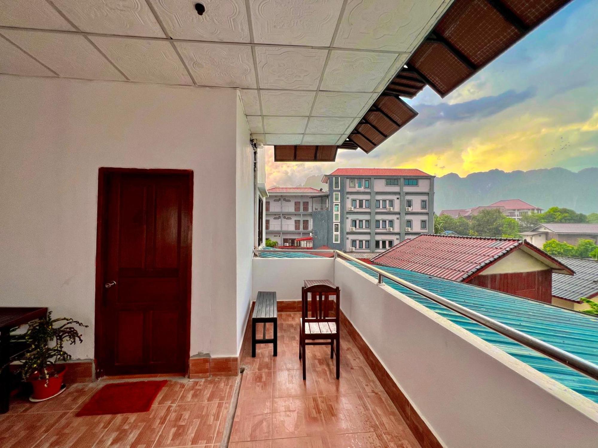 Easy Go Backpacker Hostel Ванг-В'єнг Екстер'єр фото