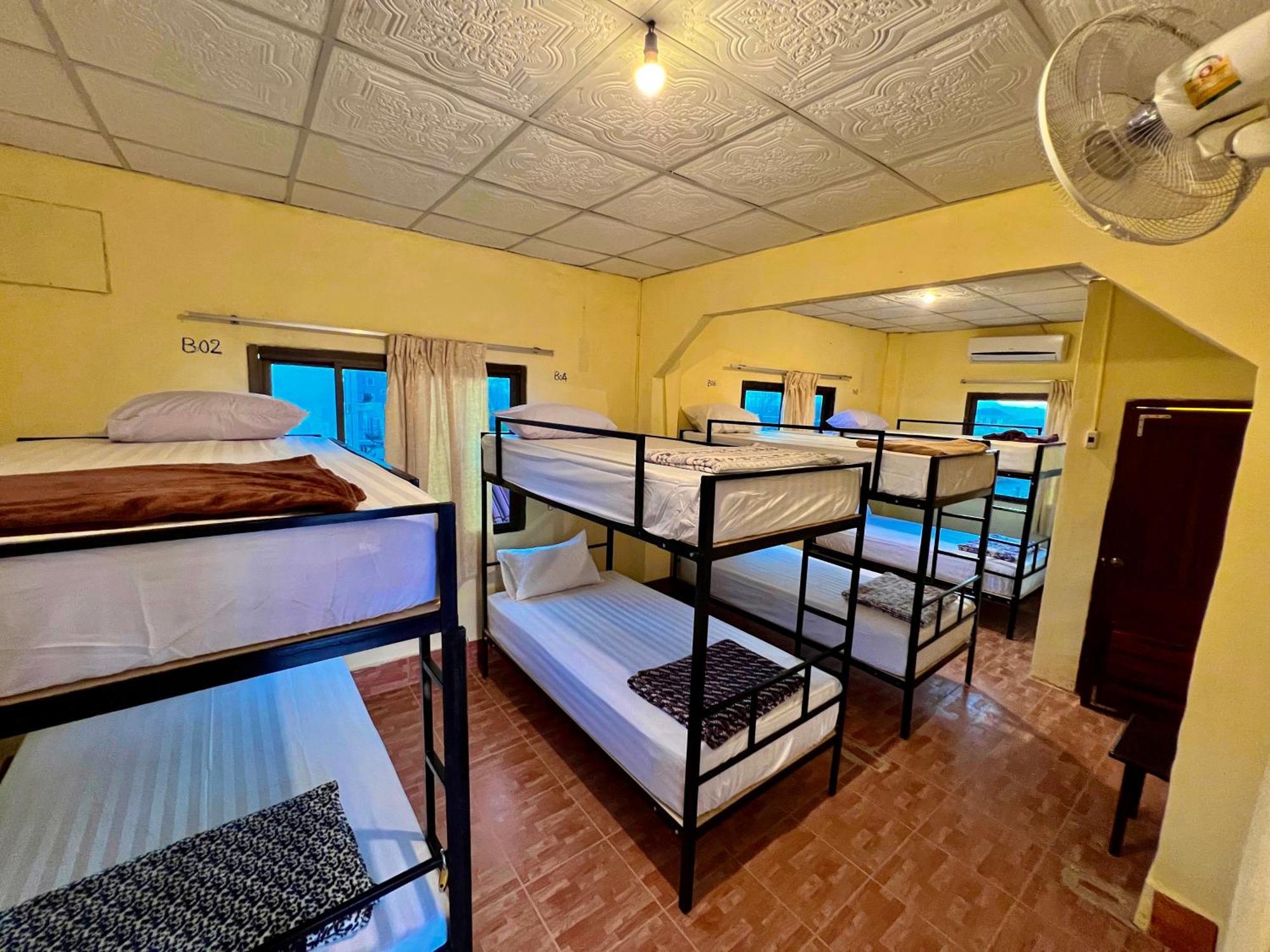 Easy Go Backpacker Hostel Ванг-В'єнг Екстер'єр фото