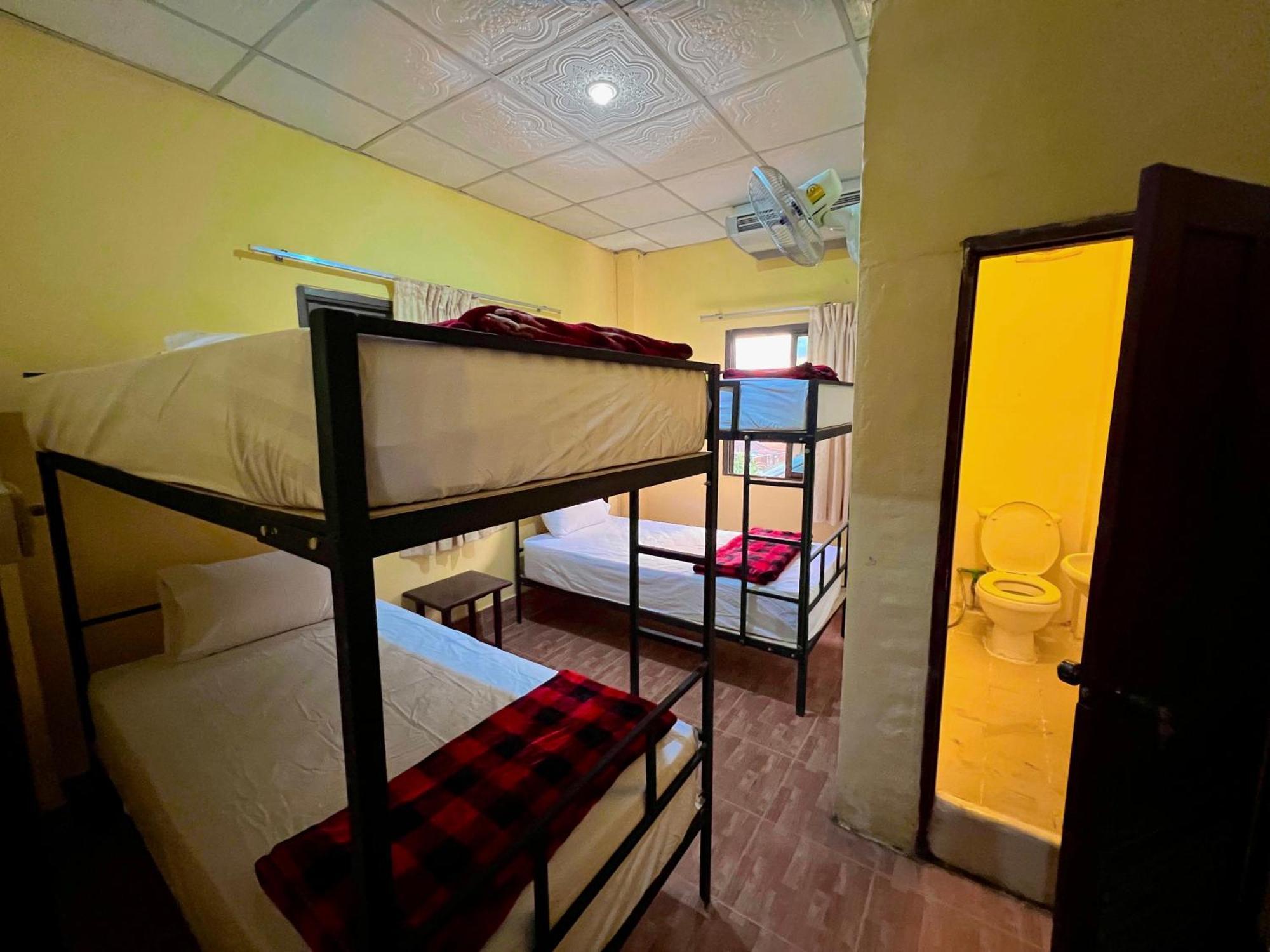 Easy Go Backpacker Hostel Ванг-В'єнг Екстер'єр фото