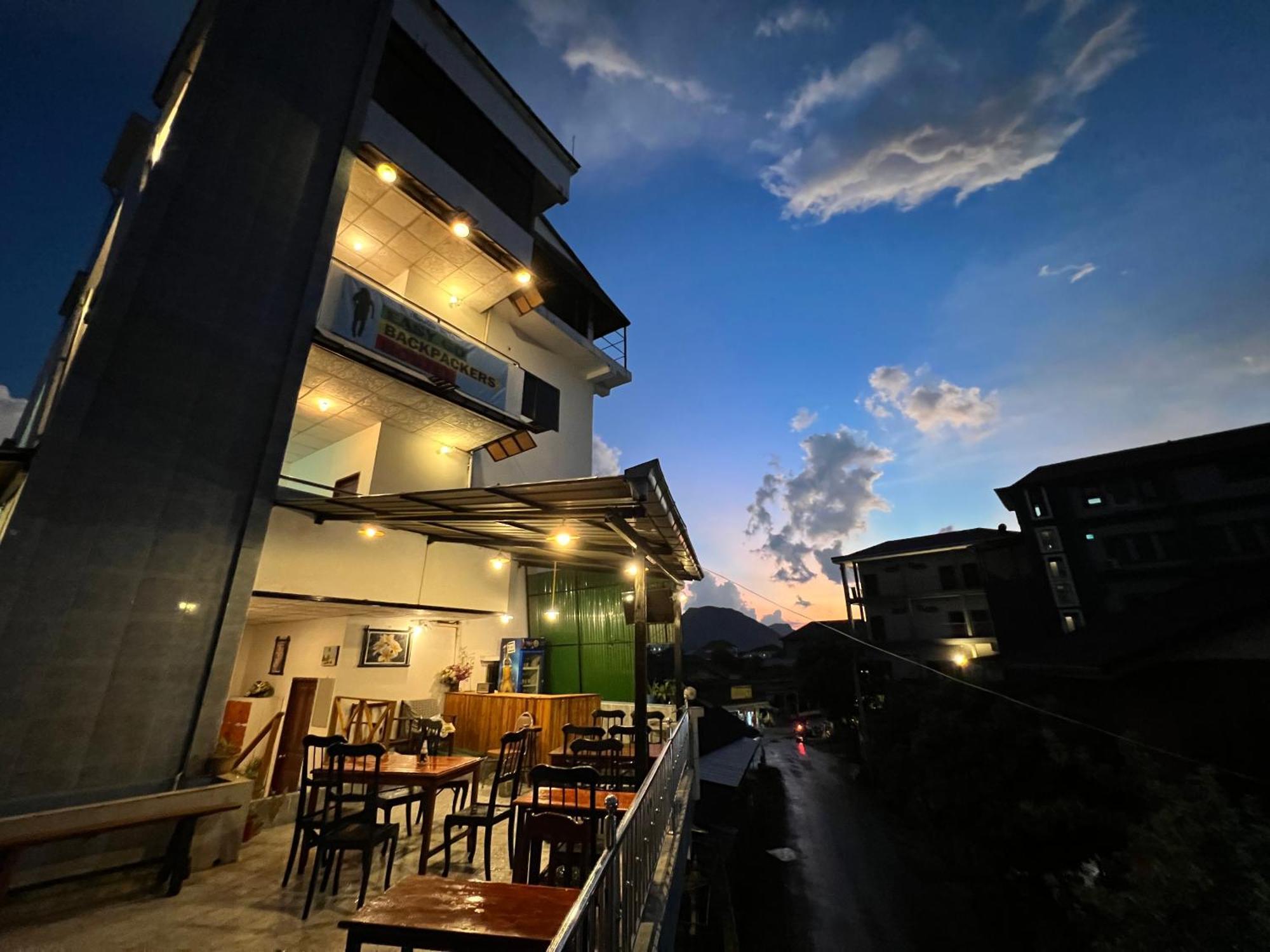 Easy Go Backpacker Hostel Ванг-В'єнг Екстер'єр фото